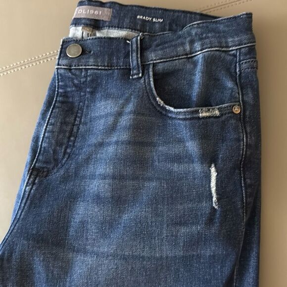 DL 1961 Boys Brady Slim Ultimate Straight Leg Jeans in Dark Nebulous Distressed. - Picture 2 of 9